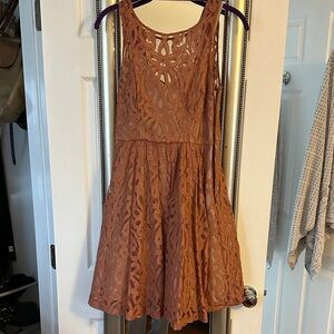 Elegant Lace Midi Dress in Dusty Rose